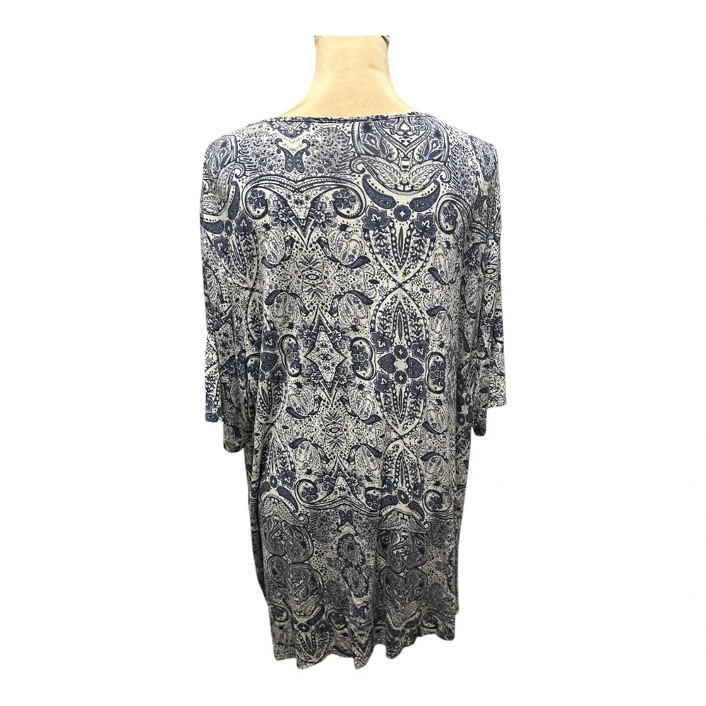 Catherines Blue & White Paisley Print Tunic Top Crochet Tie Yoke Neck 2X No Tag.
